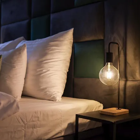 Six Dreams Spot Daire *