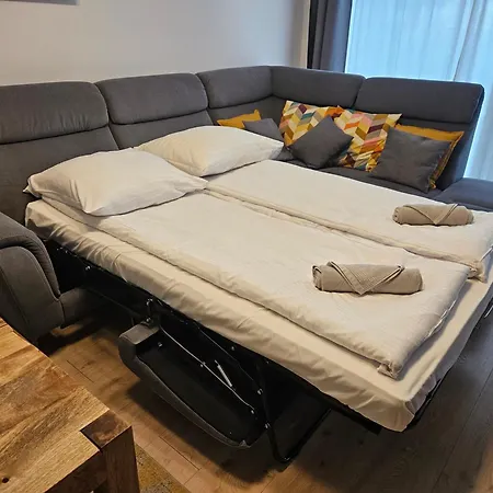 Daire Six Dreams Spot *