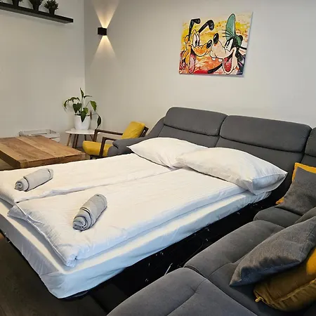 Daire Six Dreams Spot *